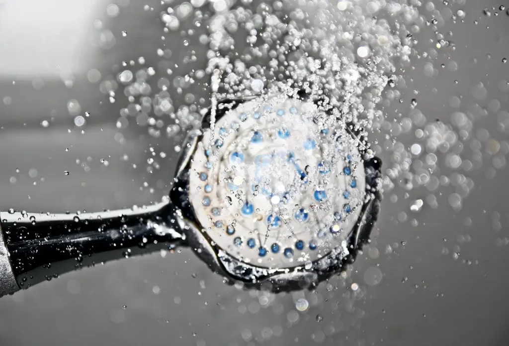 Come eliminare le macchie d’acqua dalla doccia Come eliminare le macchie d’acqua dalla doccia