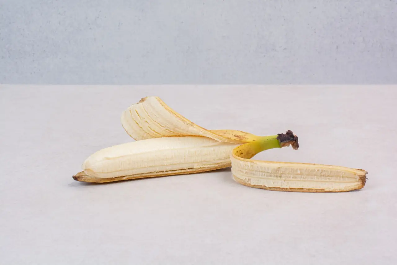 Bucce di banana in giardino: ecco il trucco geniale che trasforma le tue piante! Immagine selezionata