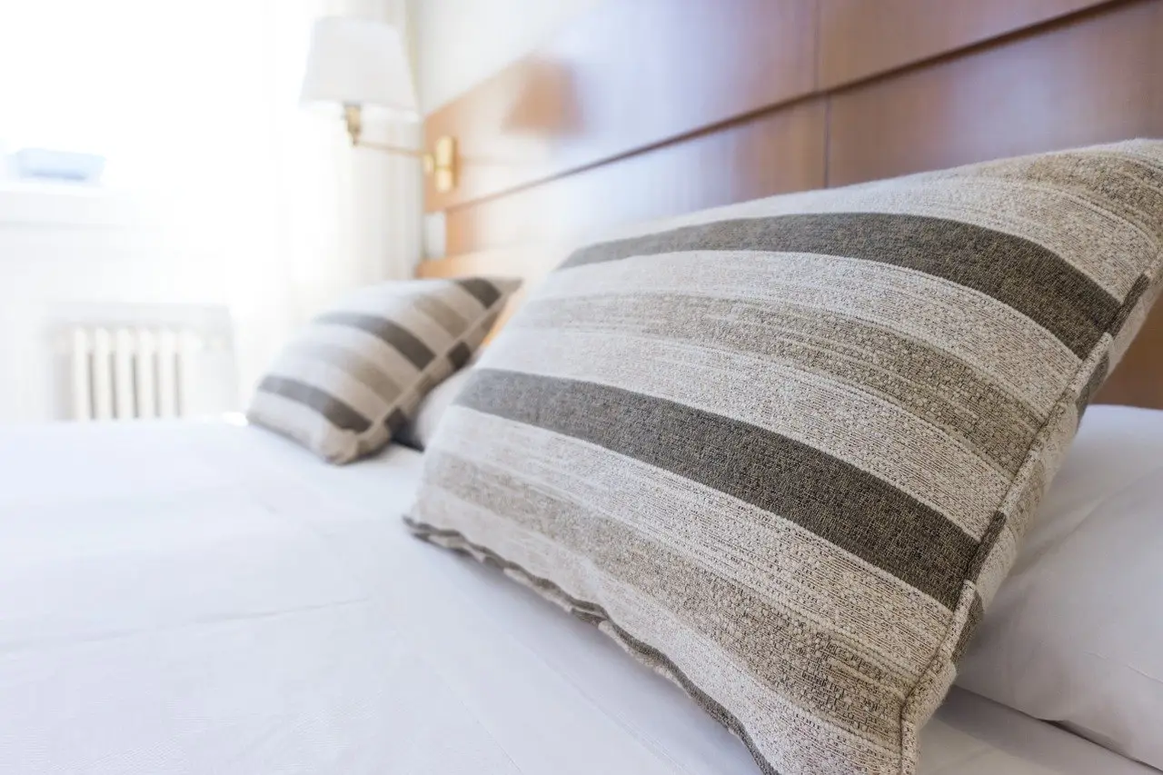 Feng Shui in camera da letto: ecco l’errore che rovina l’energia del tuo riposo Immagine selezionata