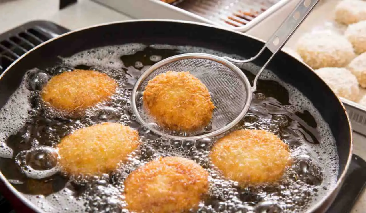Il trucco più rapido per eliminare l’odore di frittura in casa Il trucco più rapido per eliminare l’odore di frittura in casa