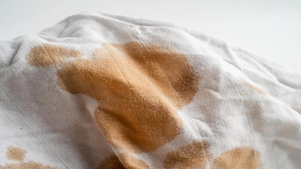 I metodi più efficaci per rimuovere le macchie di caffè dal tavolo I metodi più efficaci per rimuovere le macchie di caffè dal tavolo